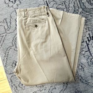 Men’s Nautica Khakis size 36W x 30L (LIKE NEW CONDITION)